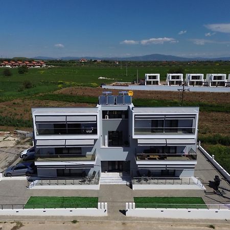 פלוגיטה Elinor Apartments מראה חיצוני תמונה