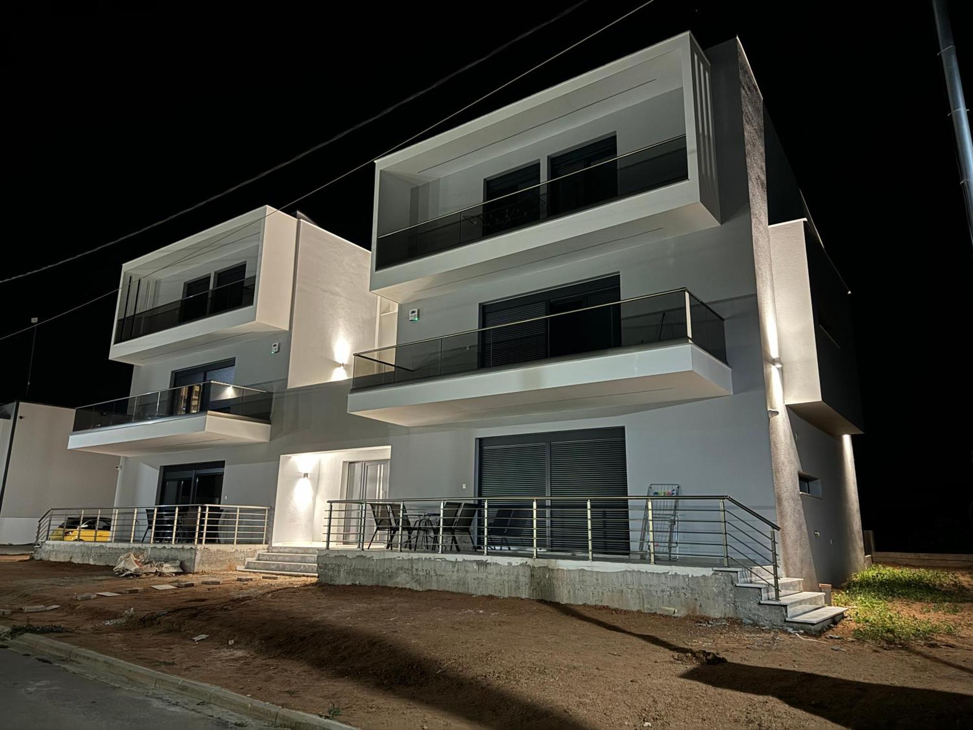 פלוגיטה Elinor Apartments מראה חיצוני תמונה
