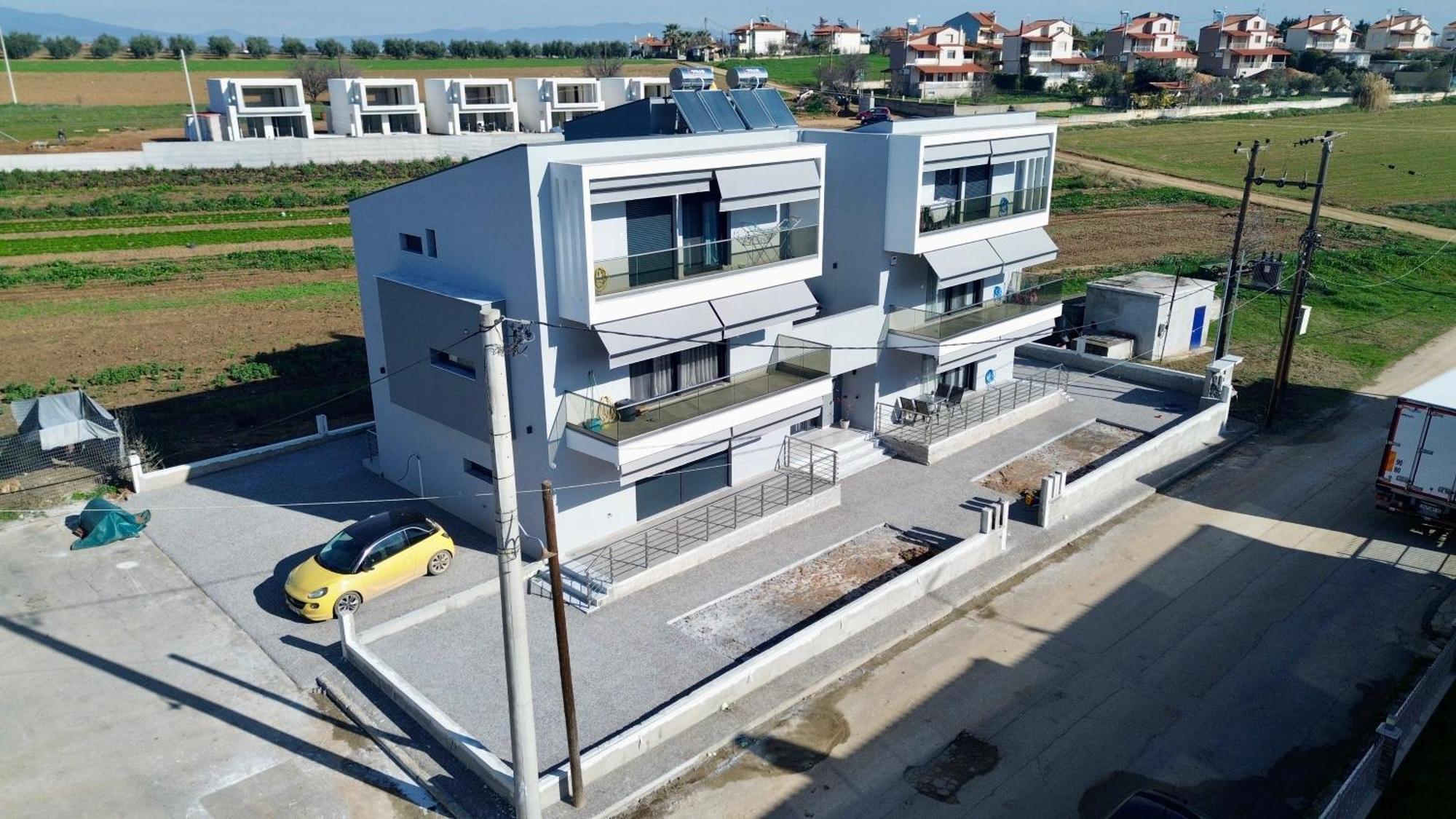 פלוגיטה Elinor Apartments מראה חיצוני תמונה