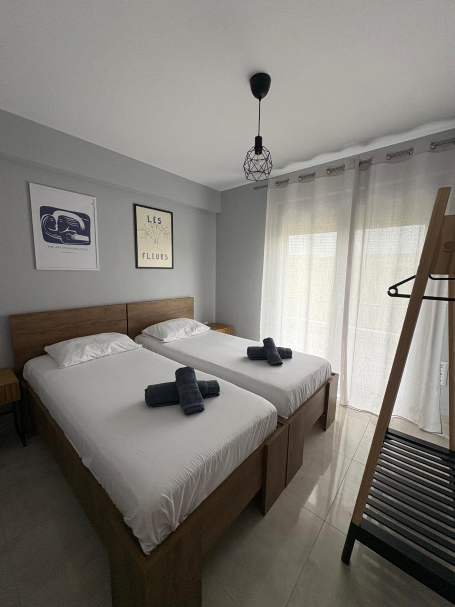 פלוגיטה Elinor Apartments מראה חיצוני תמונה