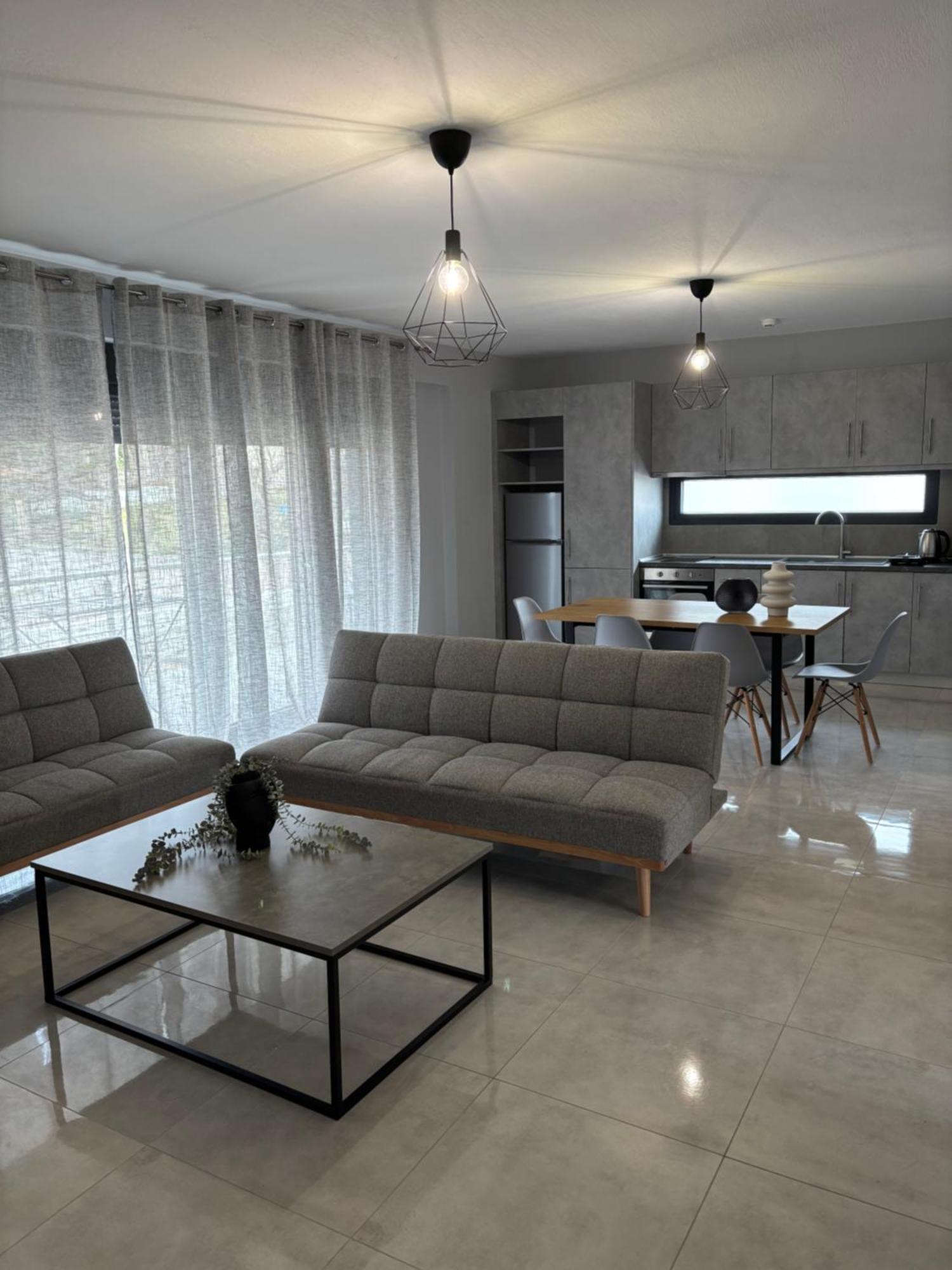 פלוגיטה Elinor Apartments מראה חיצוני תמונה