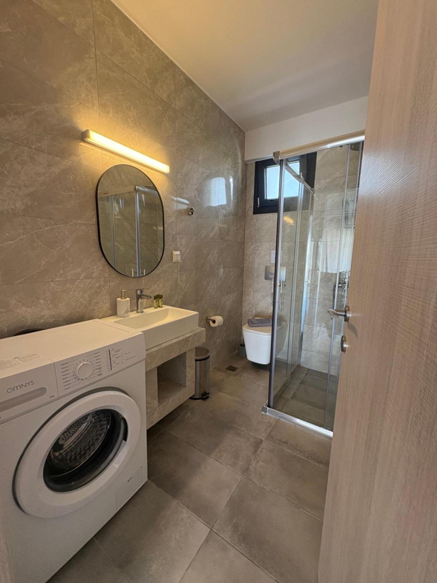 פלוגיטה Elinor Apartments מראה חיצוני תמונה