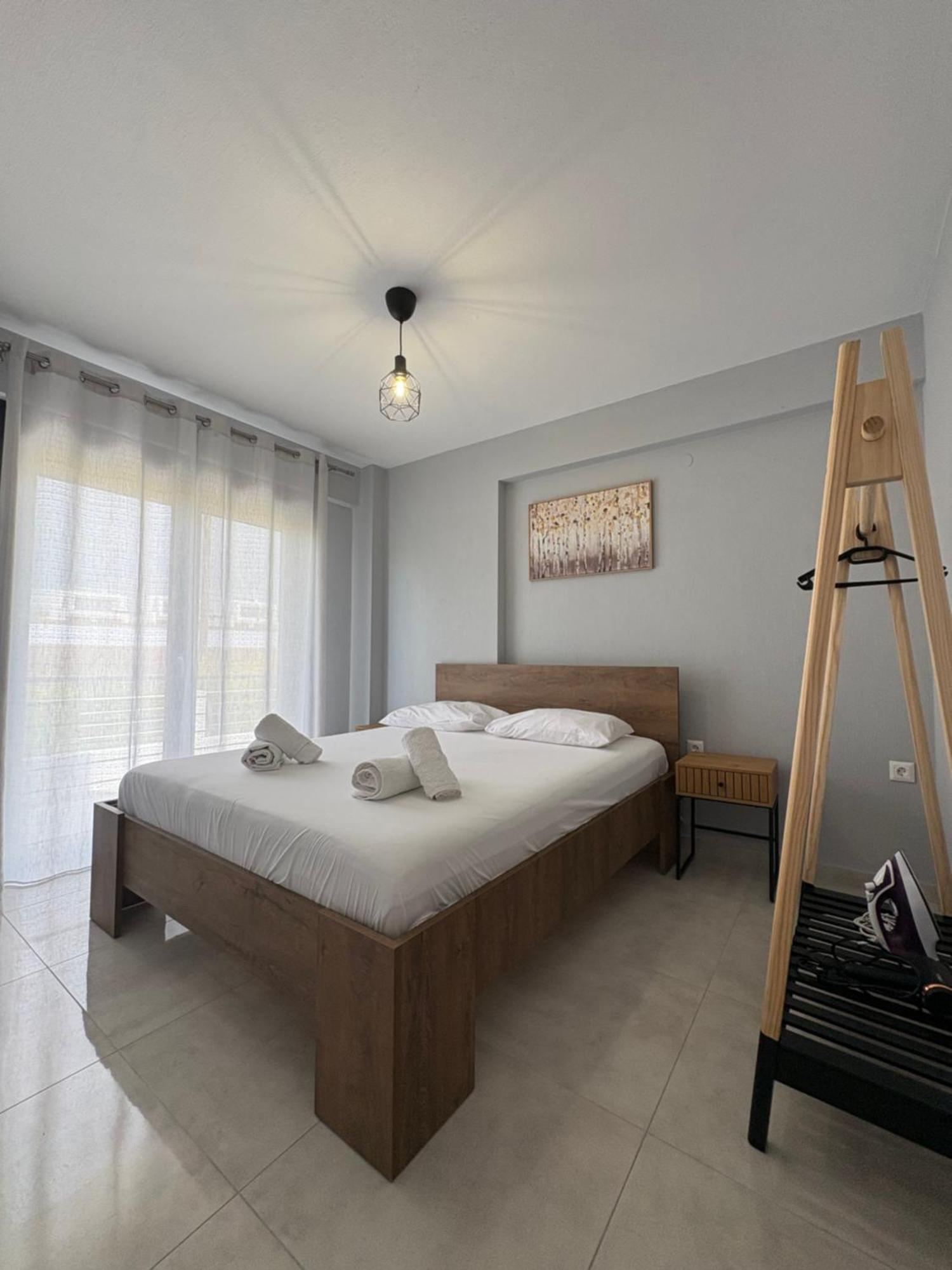 פלוגיטה Elinor Apartments מראה חיצוני תמונה