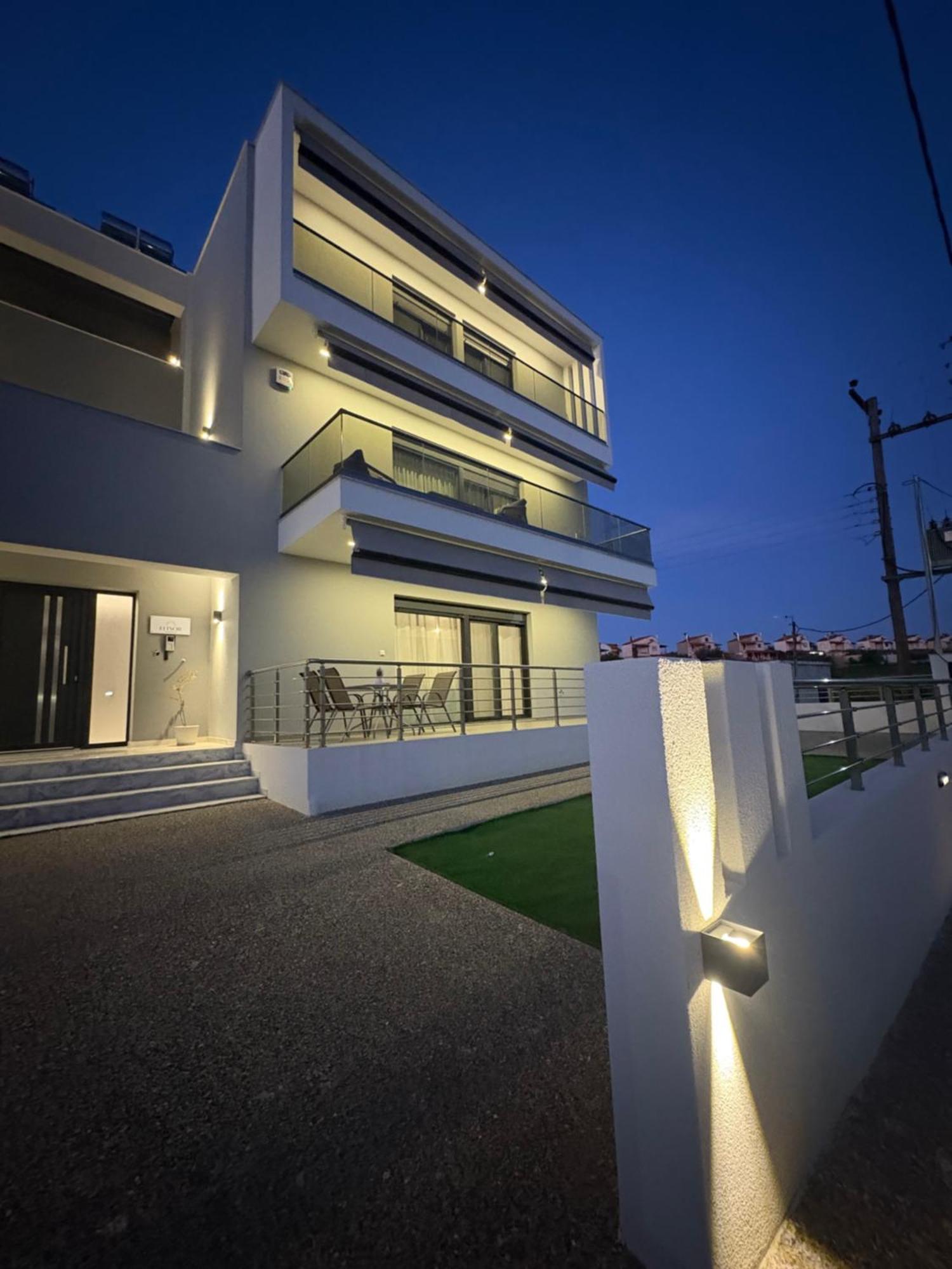 פלוגיטה Elinor Apartments מראה חיצוני תמונה