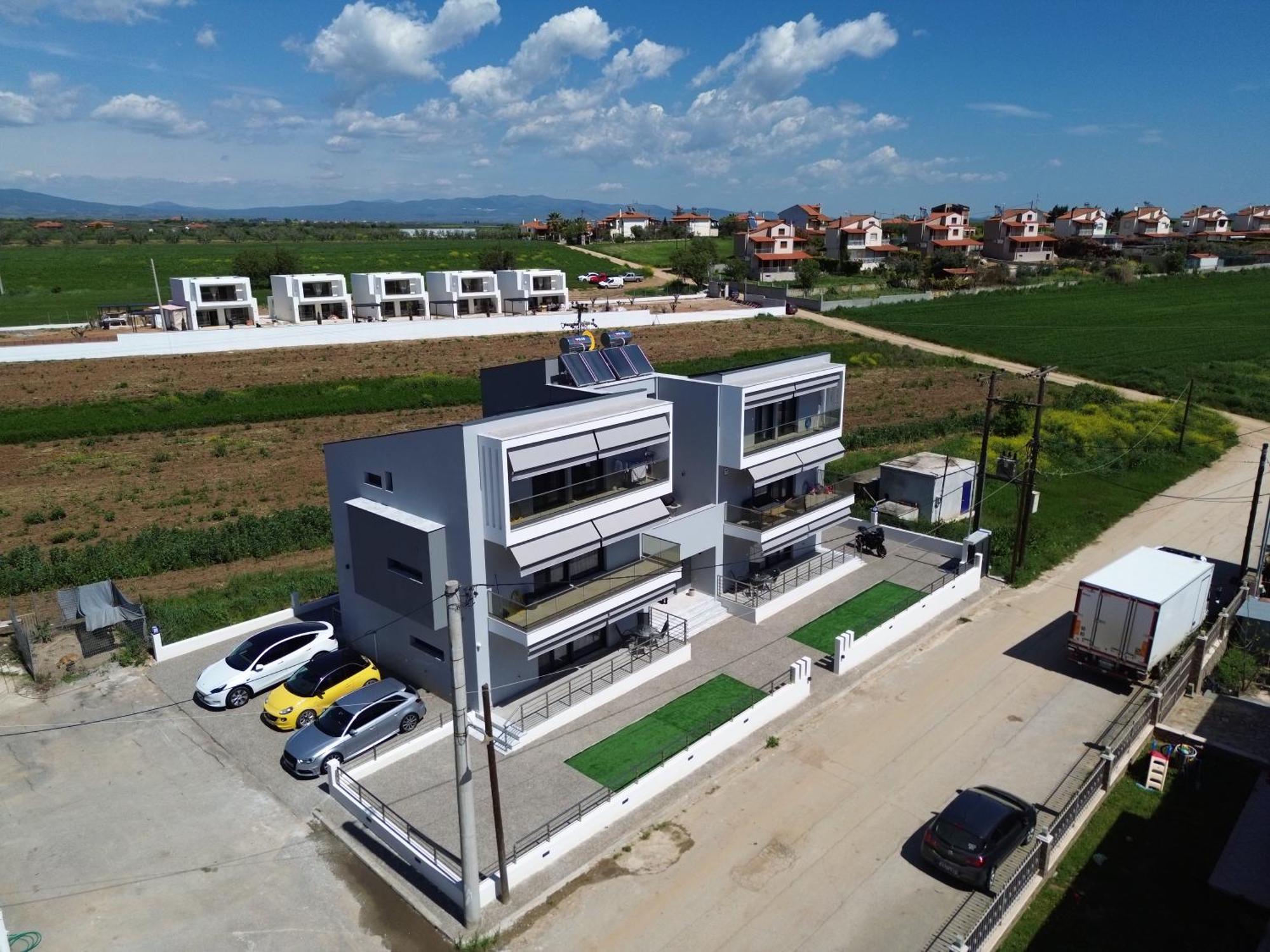 פלוגיטה Elinor Apartments מראה חיצוני תמונה